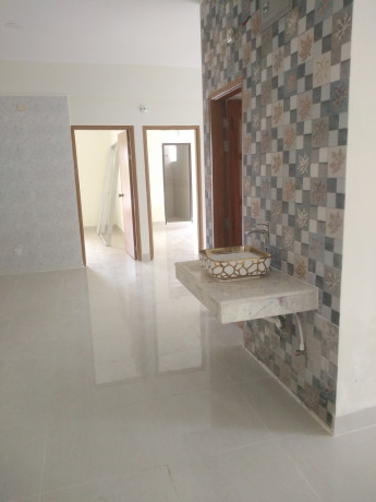 1250-sft-south-facing-3-bed-ready-flat-sale-at-banasree-block-g-big-0