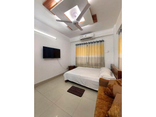 Luxury Furnished 1-Bedroom Apt Rent in Bashundhara R/A, Dhaka