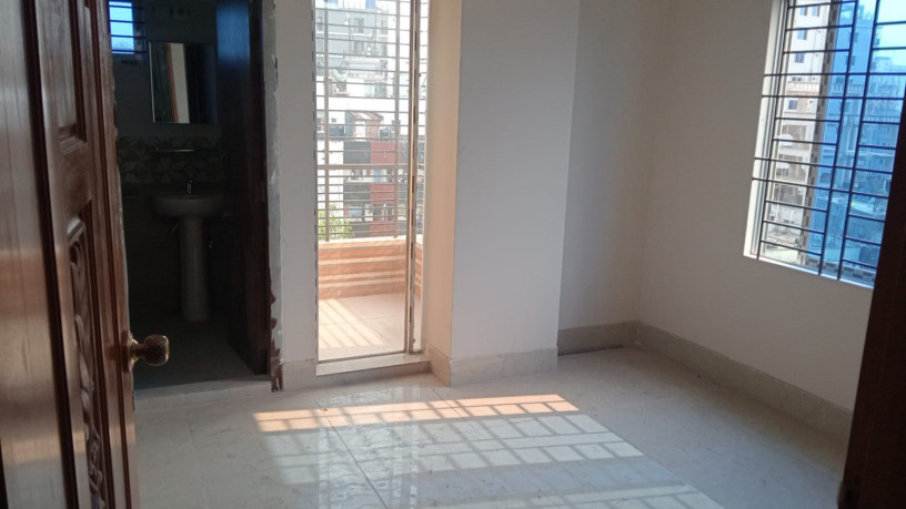 nuurer-calaz-1400-sft-dkshin-puurwmukhee-laksari-flzat-bikrz-3-bed-3-bath-oo-3-baranda-muulz-92-lksh-fixed-kl-8801907881095-big-0