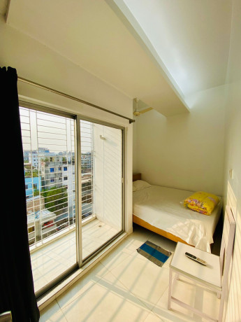 fully-furnished-1bhk-apartment-for-rent-in-bashundhara-dhaka-big-2
